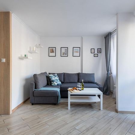 Mokotowska 67: Central Private Apartment with Balcony near US Embassy Warsaw Exterior photo